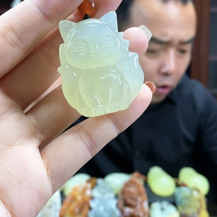 蛇纹石玉吊坠未镶嵌