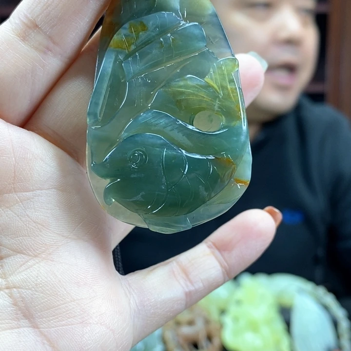 蛇纹石玉吊坠未镶嵌