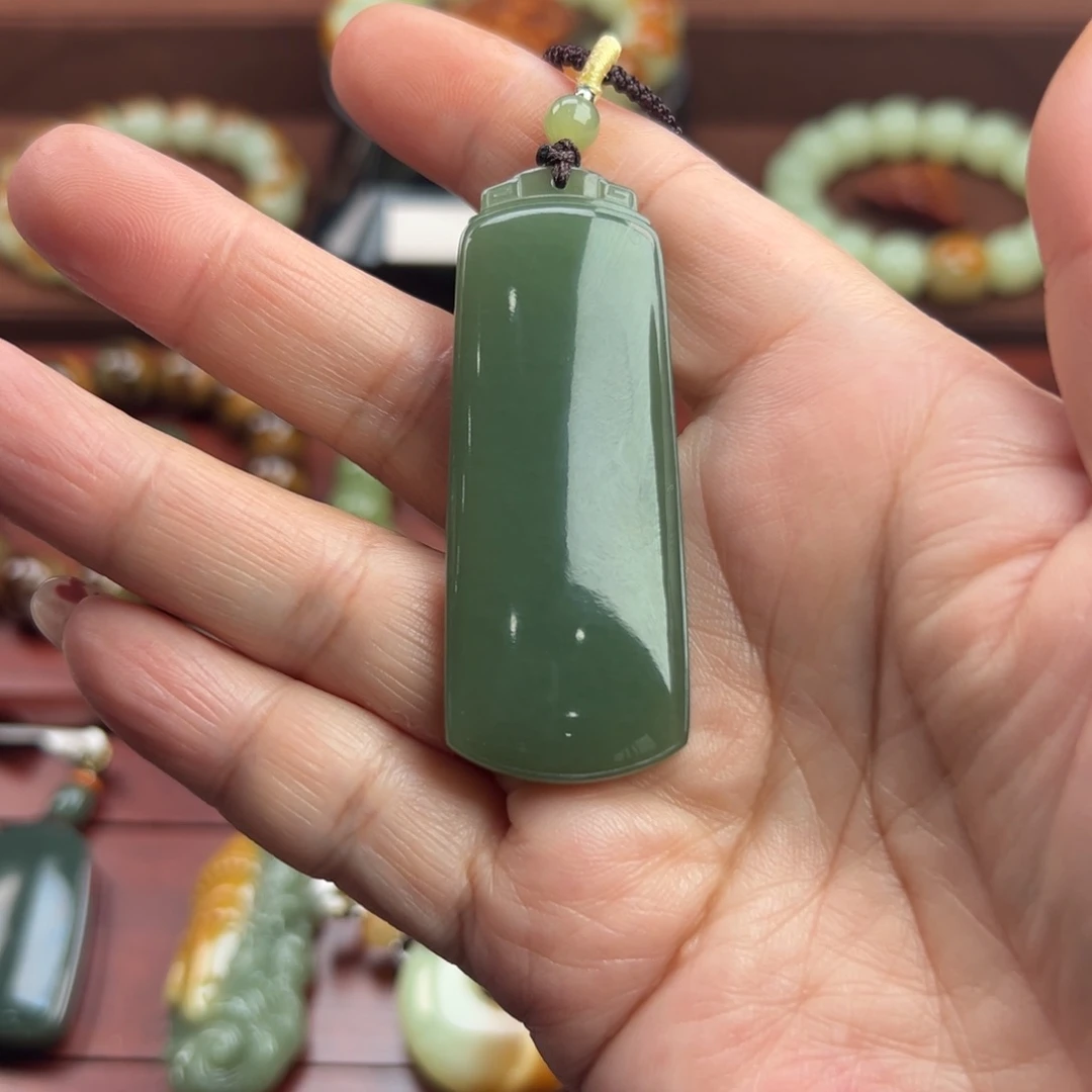 岫岩老玉(透闪石质玉)挂件未镶嵌哥*拽
