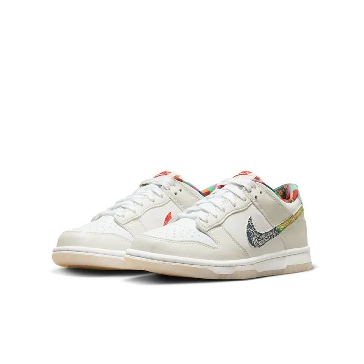 Nike/耐克DUNKLOW(GS)腰果花女子运动篮球低帮板鞋白黑复古灰白