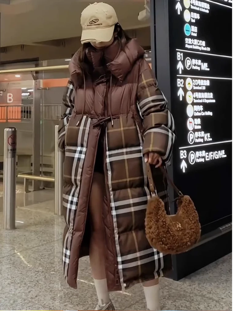 高级感轻奢长款羽绒服女冬季2024新款格子抗寒保暖宽松加厚外套