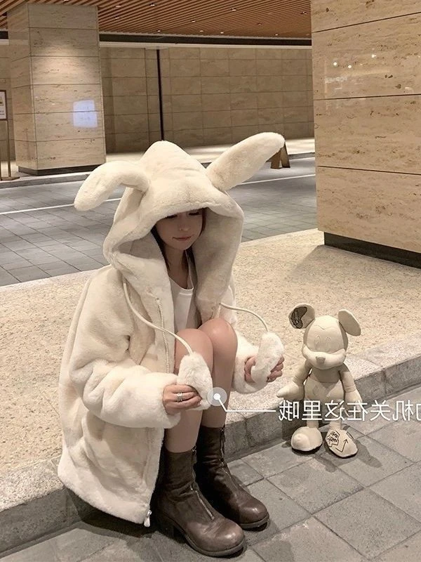 会动的兔耳朵外套仿兔毛毛绒可爱外套女春秋中长款加厚大衣