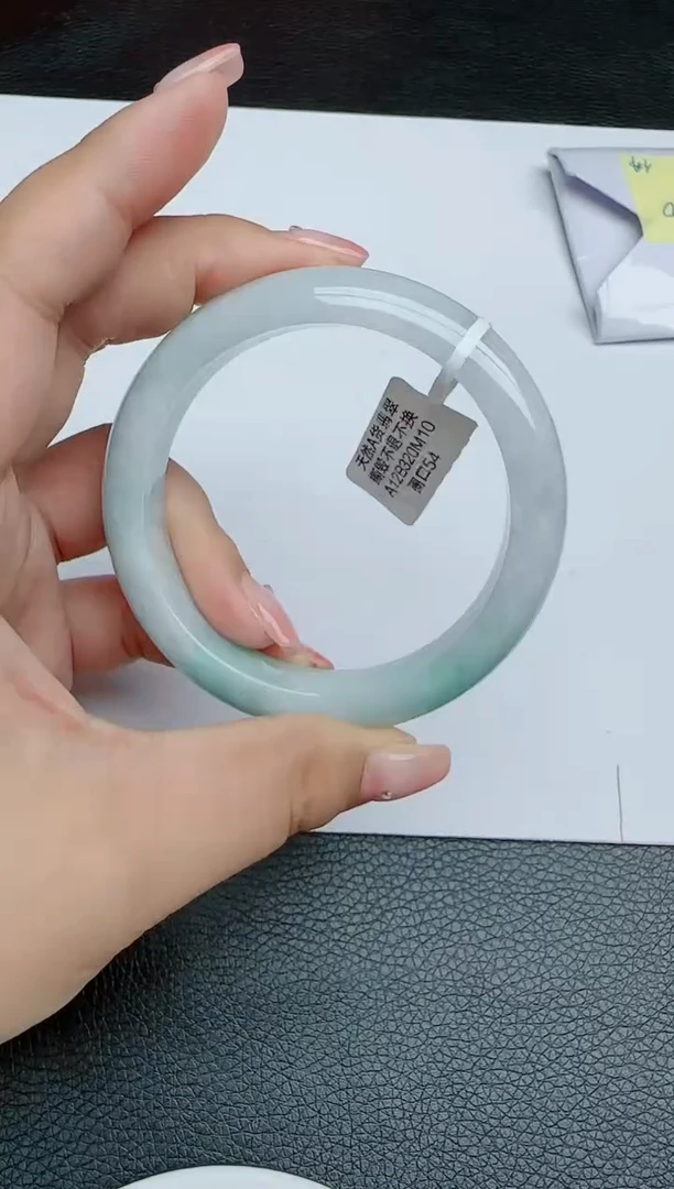 【闪购商品】翡翠手镯未镶嵌圈口:54+