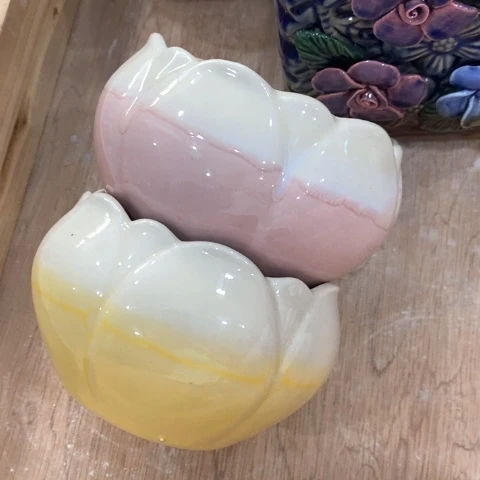 陶瓷20CM以下粉色，黄色莲花