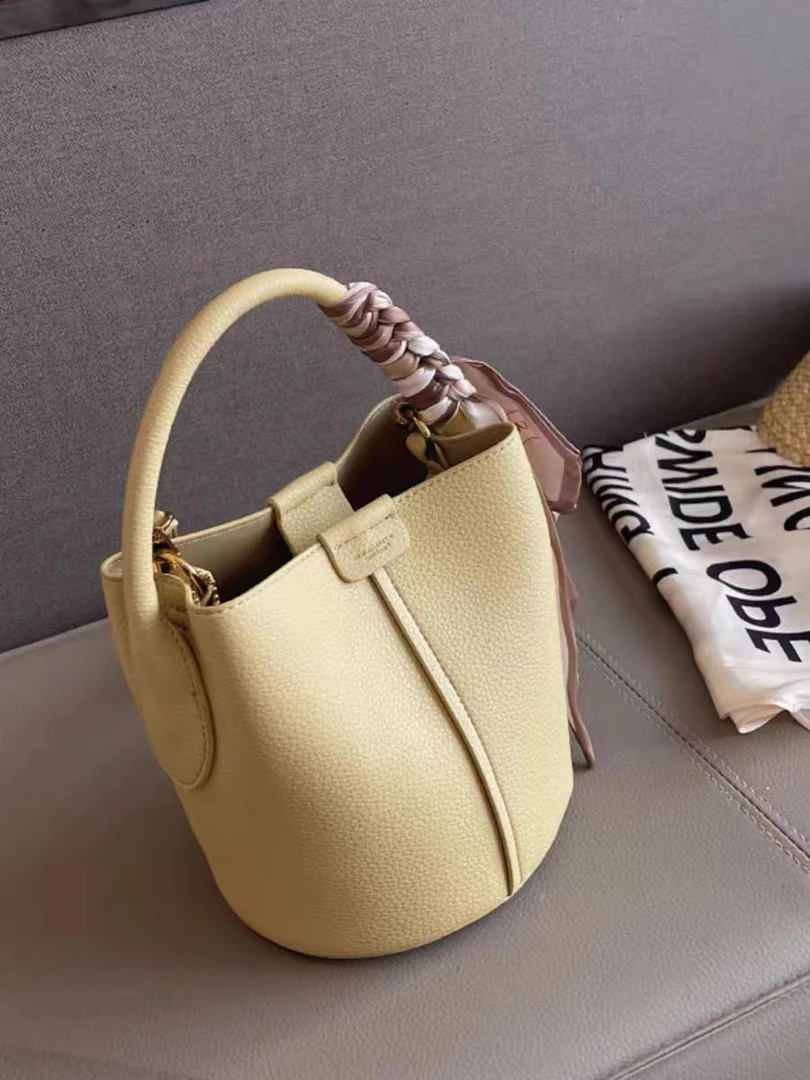 A12024新款高级感头层链条小方包复古手提法棍包单肩斜挎包潮