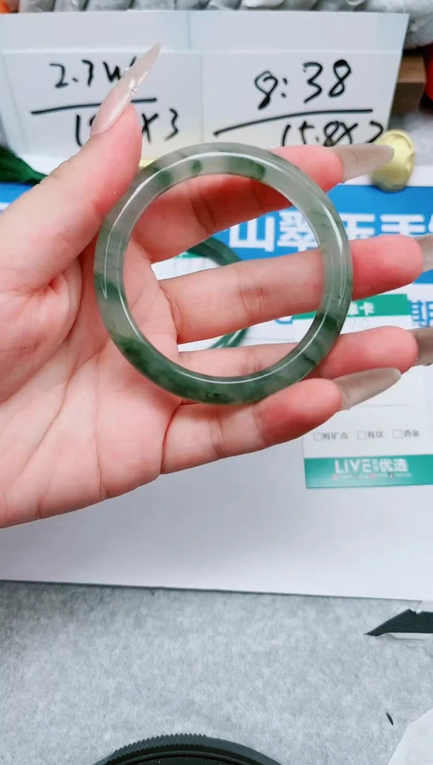 【闪购商品】石英质玉手镯未镶嵌178