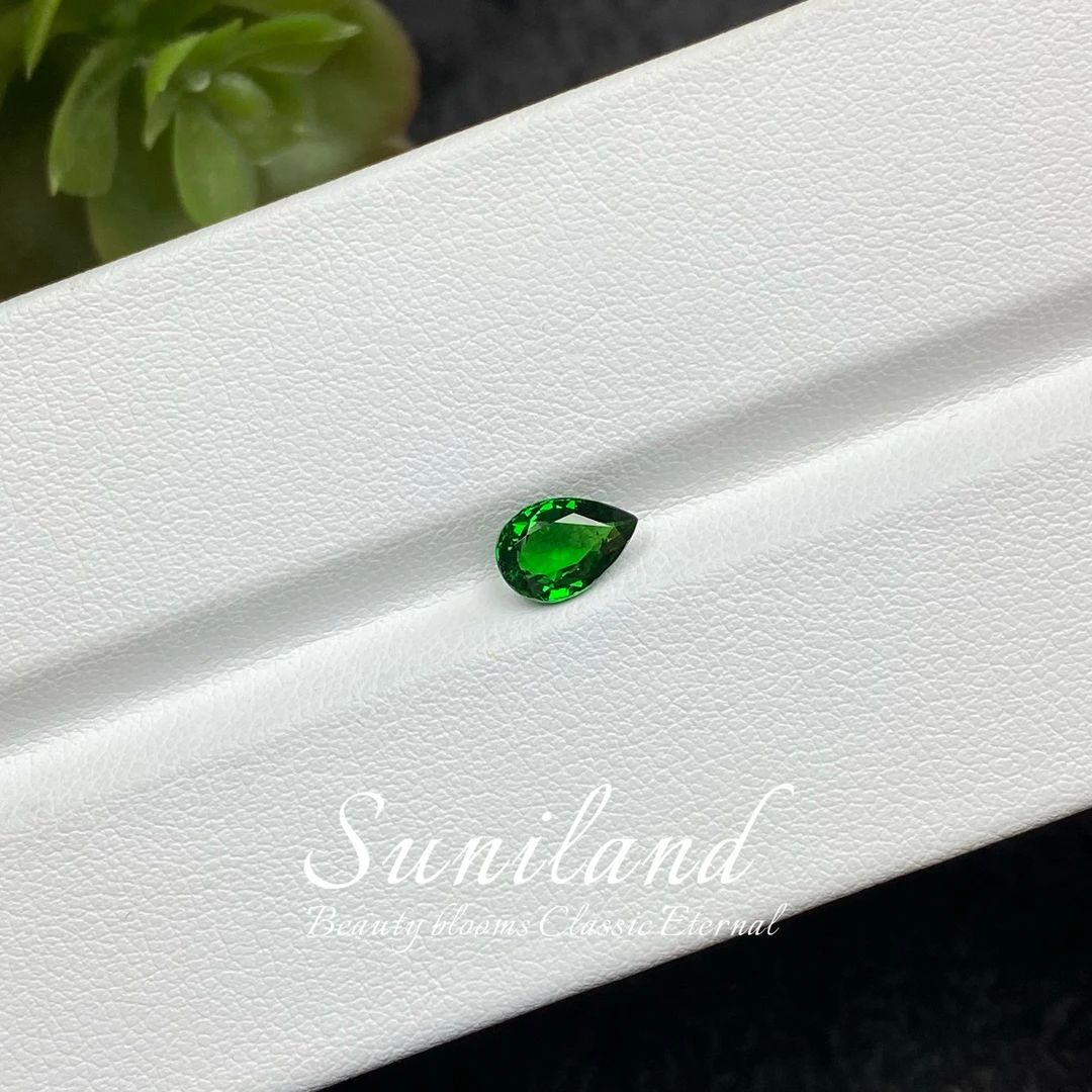H19-1.15ct森林绿色沙弗莱(石榴石)水滴形/GRC2401220270