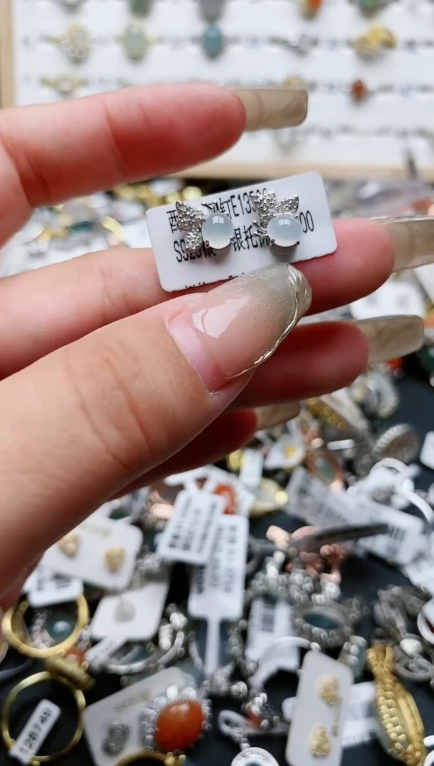 【闪购商品】翡翠颈饰银S925镶嵌.......