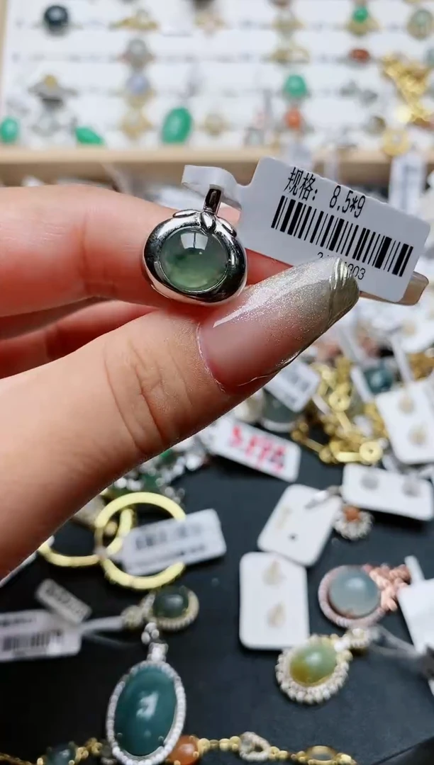 【闪购商品】翡翠颈饰银S925镶嵌.......