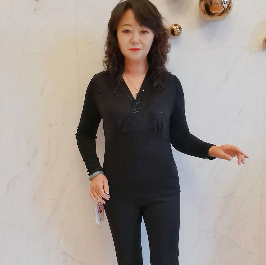 《美美服饰保暖上衣新款推荐》高弹力打底衫时尚小衫长袖款女款黑色