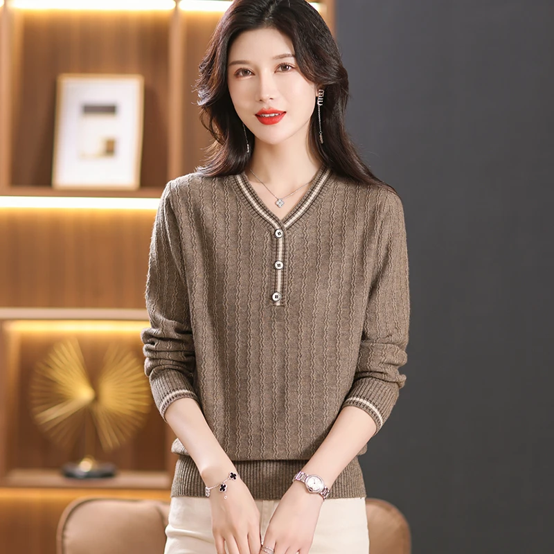 中年妈妈秋装羊毛衫女鸡心领春秋新款时尚上衣宽松长袖毛衣打底衫