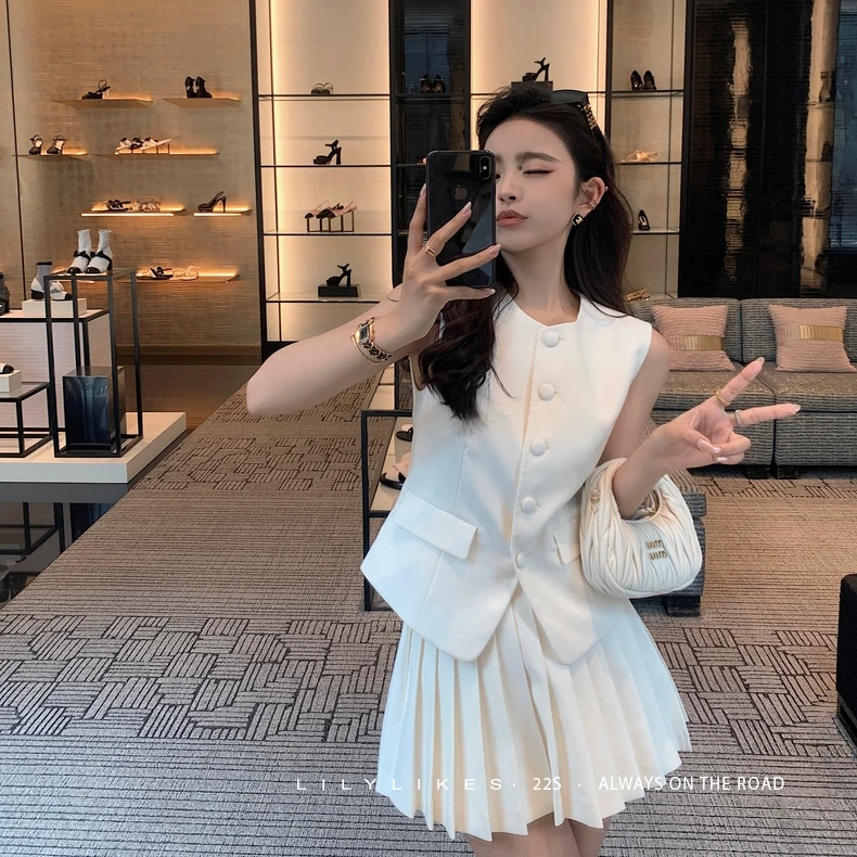 “秀场奢级马甲两件套”摩登高級骨感面料重工时尚套装LO23040340x