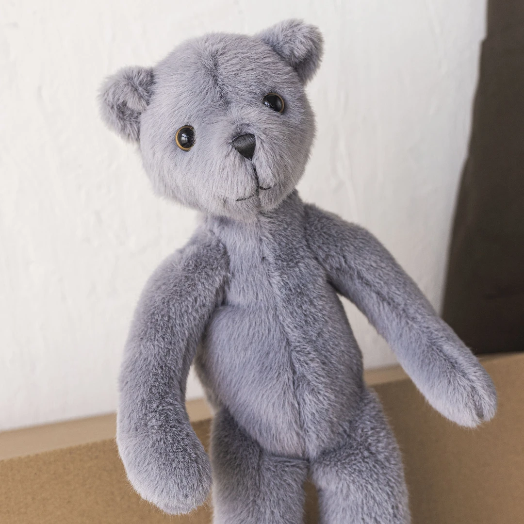 原创设计dabron法式灰色简约风伴手礼玩偶活动礼品娃娃