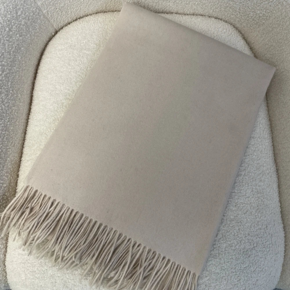 8-24-1-米白酒红水波纹高品质披肩围巾