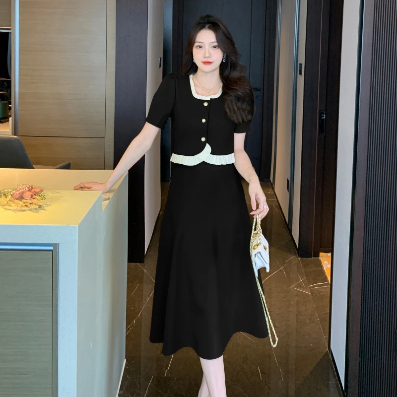 2025夏季新款孕妇哺乳连衣裙甜美减龄方领荷叶边A字遮肉显瘦时尚