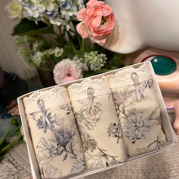 90-130斤 中高腰国风舒适花朵蕾丝女士三角内裤短裤3条装氧气玉兰