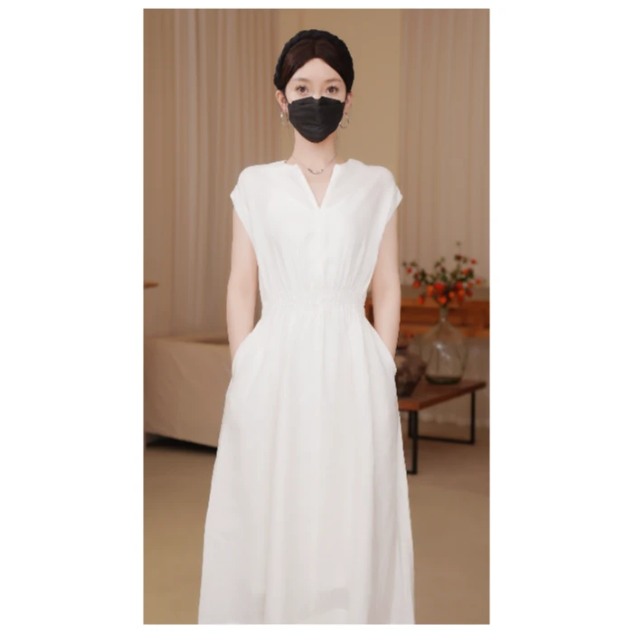 行云 新款夏季气质白色连衣裙轻奢简约显瘦中长款无袖裙子