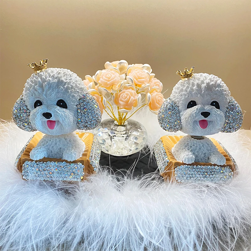 拽萌2023新款摇头泰迪狗摆件车内创意装饰用品车载高档香薰玫瑰花