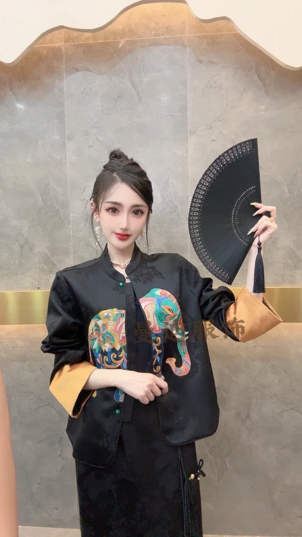 7012新国潮【象韵莲华】重工刺绣袖口拼接外套