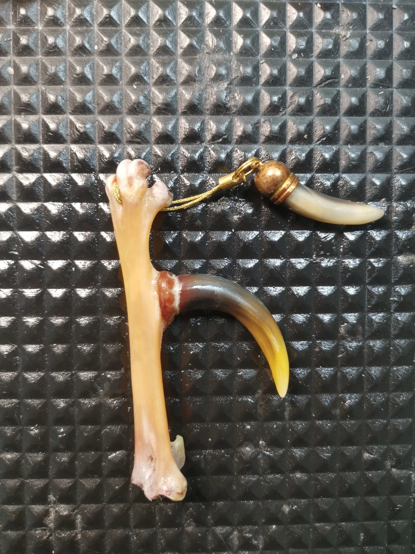 鸡凳子工艺品，单只小弯钩精品制作物有所值。
