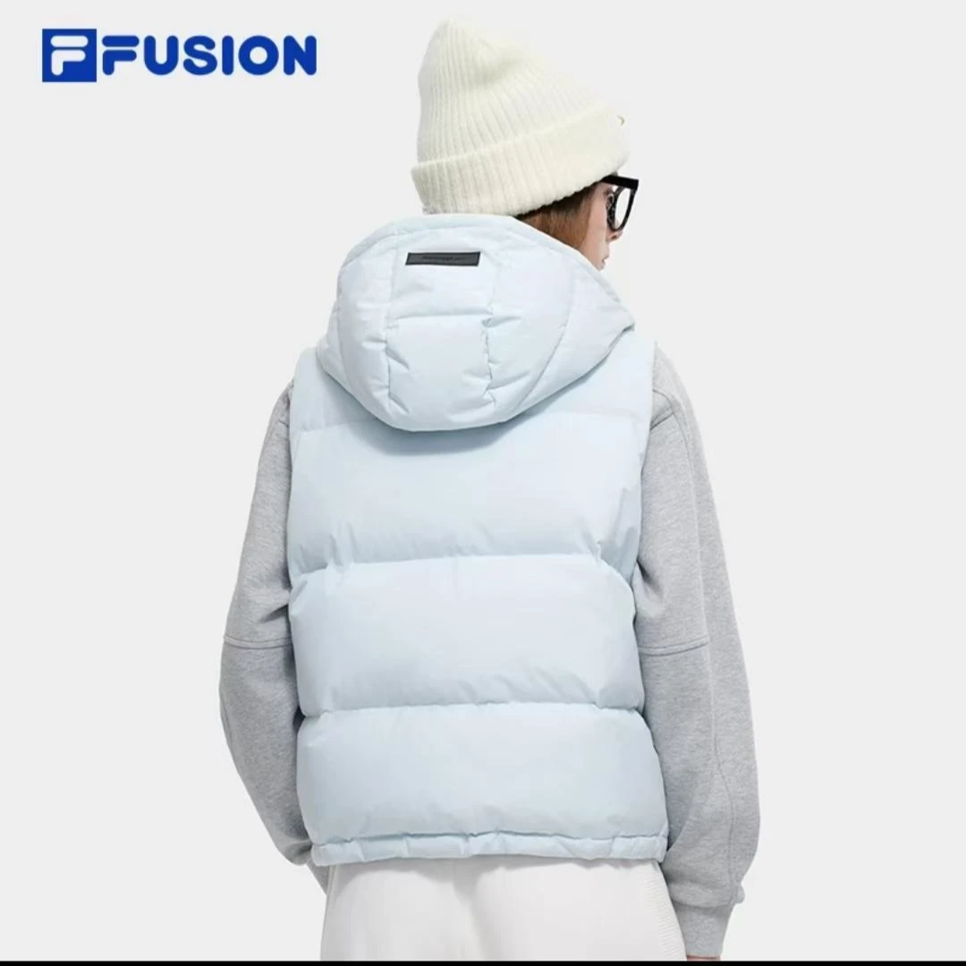 FILA FUSION斐乐羽绒马甲女简约百搭保暖运动短款上衣T11W445901