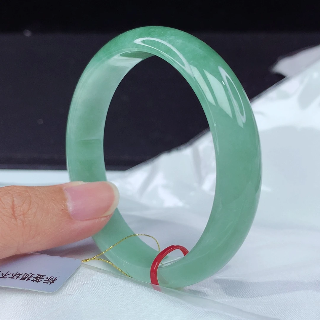 翡翠手镯未镶嵌55圈4116