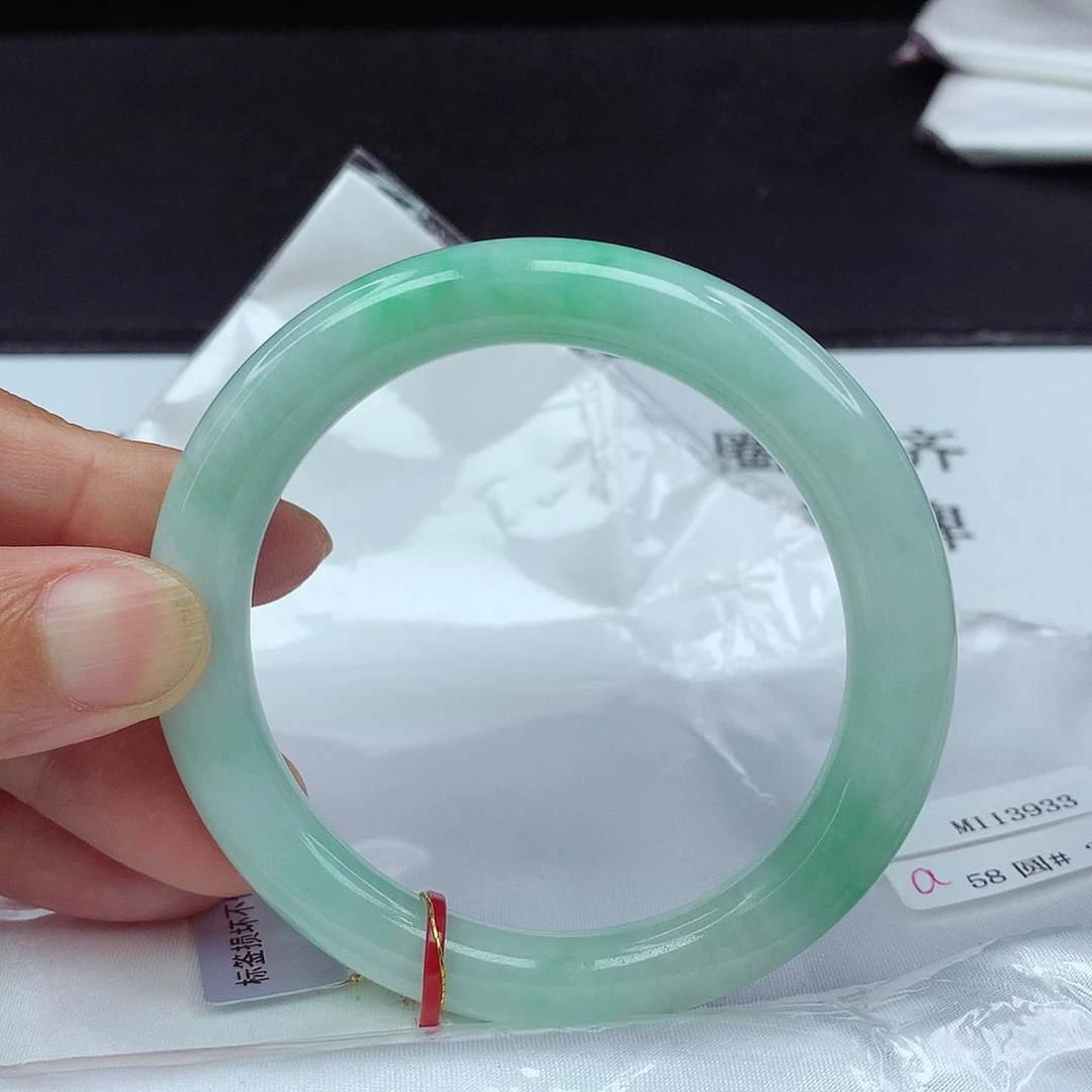 翡翠手镯未镶嵌58圈3933