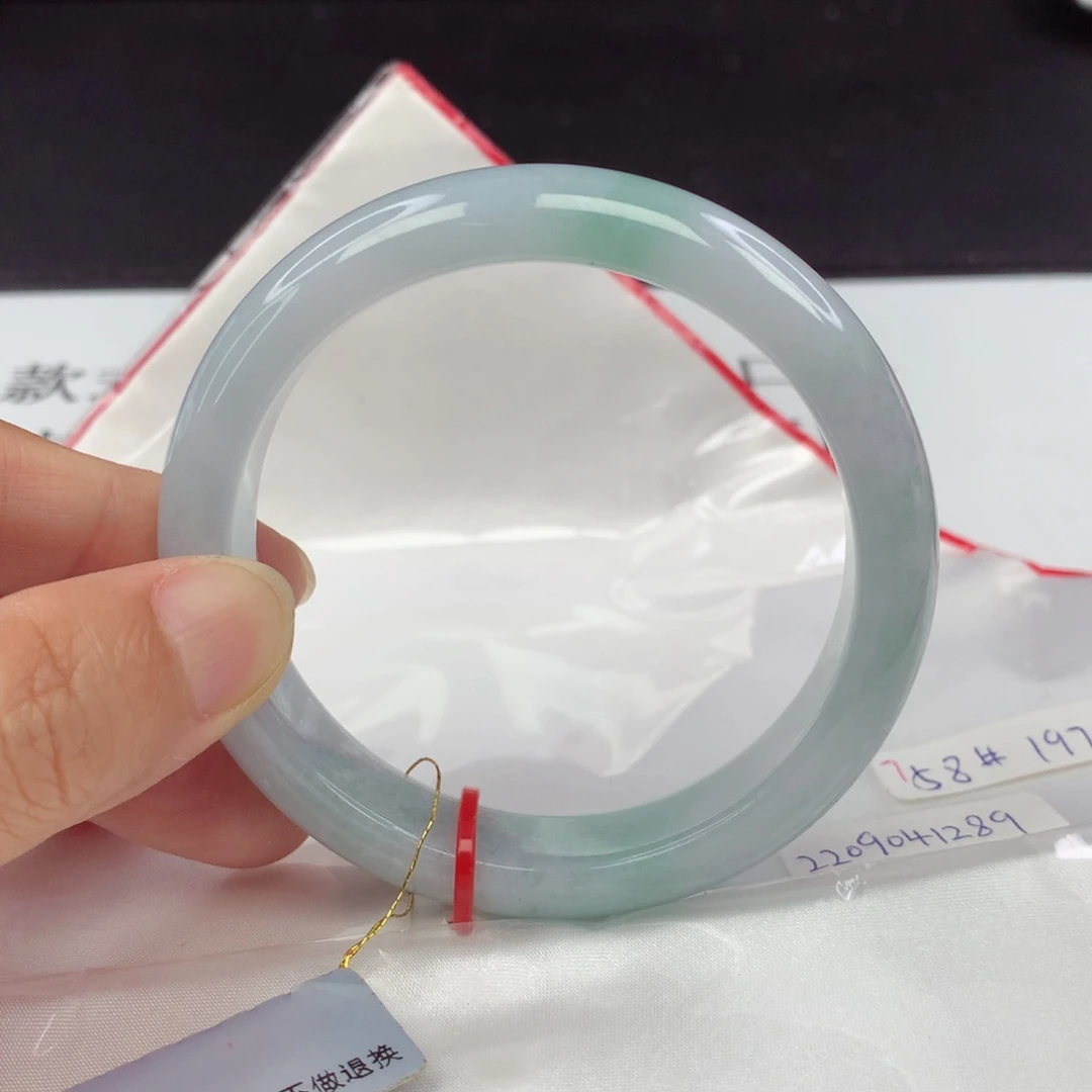 翡翠手镯未镶嵌翡翠1189