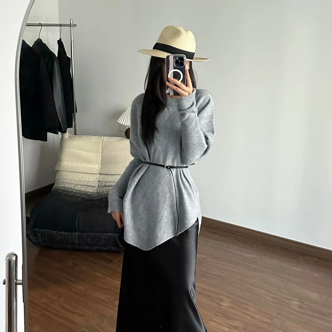 早秋灰色蝙蝠袖套头毛衣女冬季慵懒风高级感不规则针织上衣
