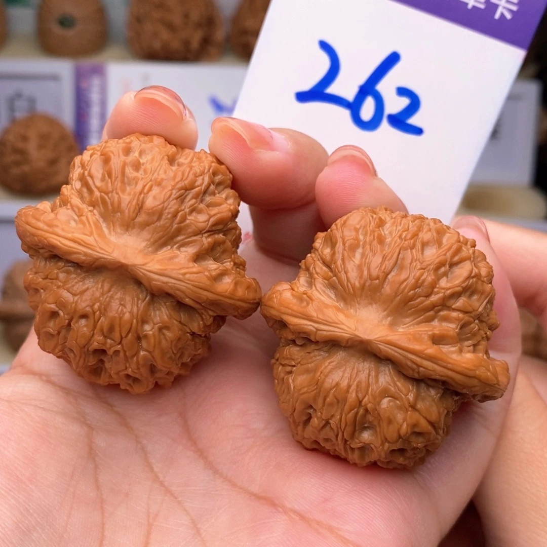 文玩核桃把件40.5血麒麟262