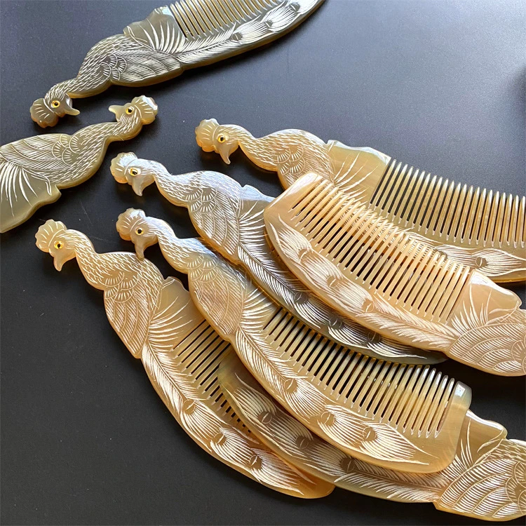 精品天然牛角梳孔雀款密齿长柄美发梳男女家用防静电批发可梳头
