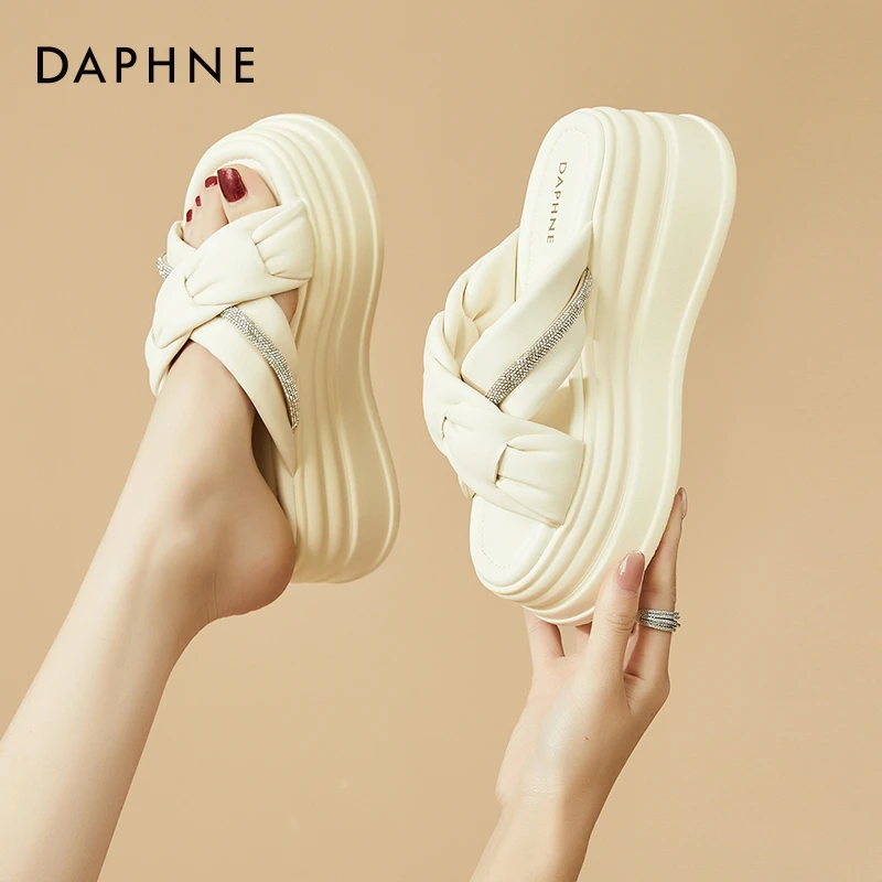 露趾厚底拖鞋女夏季外穿2025年舒适网红水钻女士凉拖鞋增高一字拖