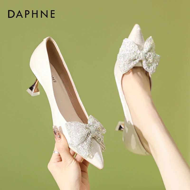 达芙妮尖头单鞋女款2025春季新款高跟鞋蝴蝶结仙女风配裙子伴娘鞋