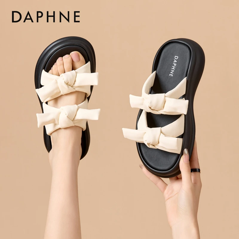 达芙妮软底沙滩一字拖鞋女鞋2025夏季新款甜美时尚平底蝴蝶结凉鞋