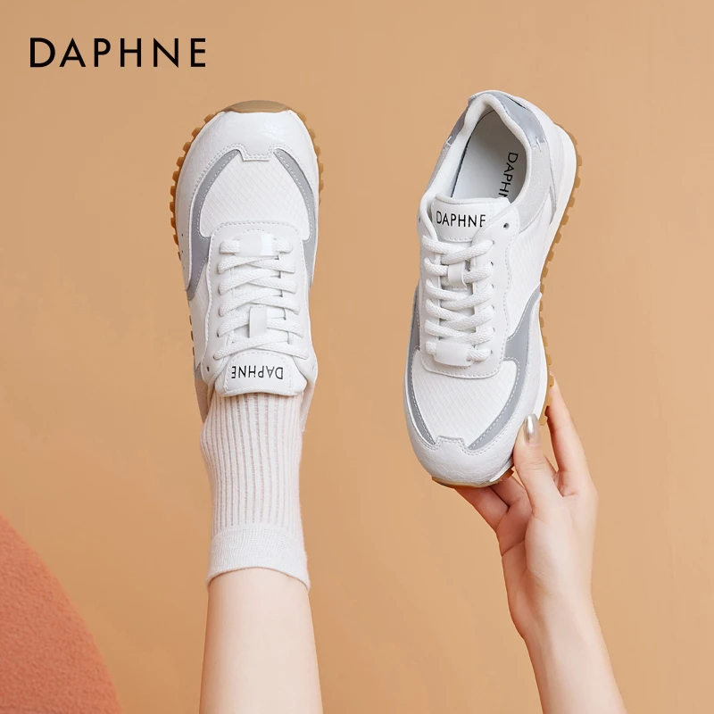 达芙妮时尚软底运动鞋女2025新款春季透气休闲板鞋软底户外跑步鞋