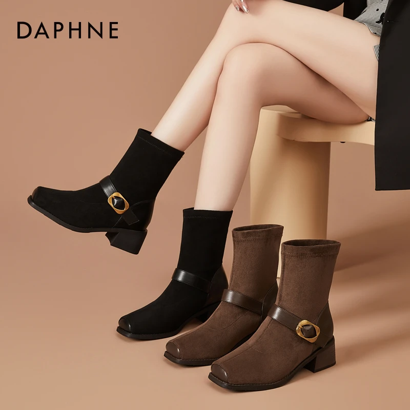 达芙妮方头弹力瘦瘦靴2025新款秋冬复古显瘦粗跟短筒靴棕色马丁靴
