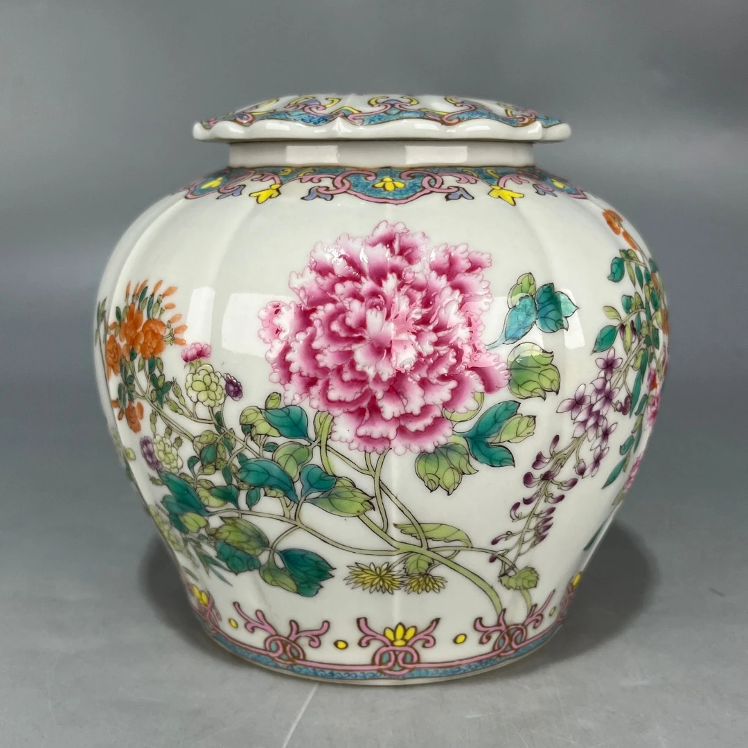 仿古乾隆年制粉彩花卉纹盖罐