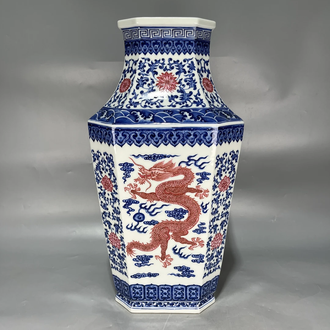 当代仿制 仿古大清乾隆年制青花缠枝矾红龙凤呈祥八棱陶瓷瓶