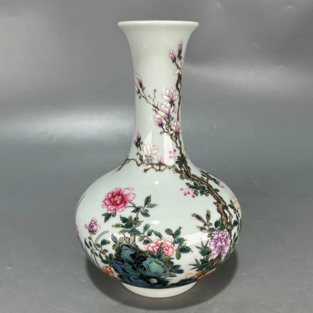 当代仿制  仿古粉彩花卉纹长颈瓶