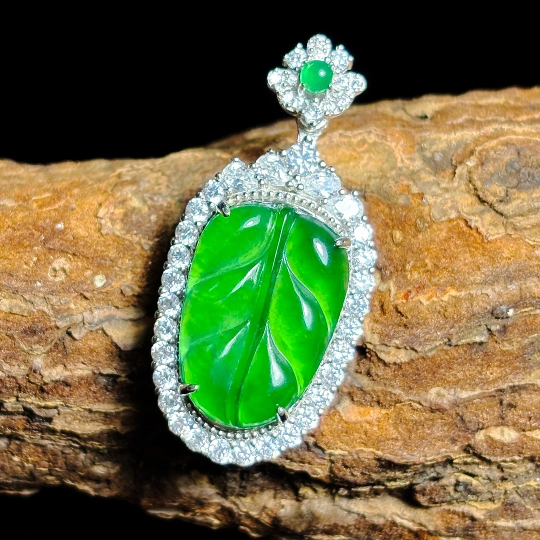 【粉丝专享】542天然翡翠A货正阳绿叶子吊坠满绿精美镶嵌多样性发货