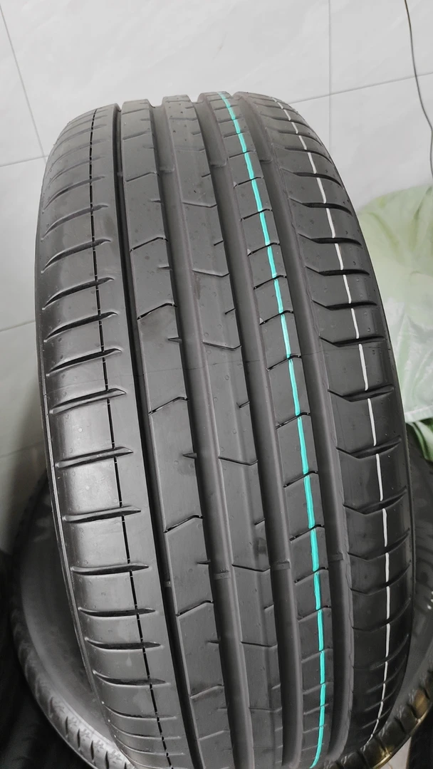 275/45R20，305/40R20轮胎前后配