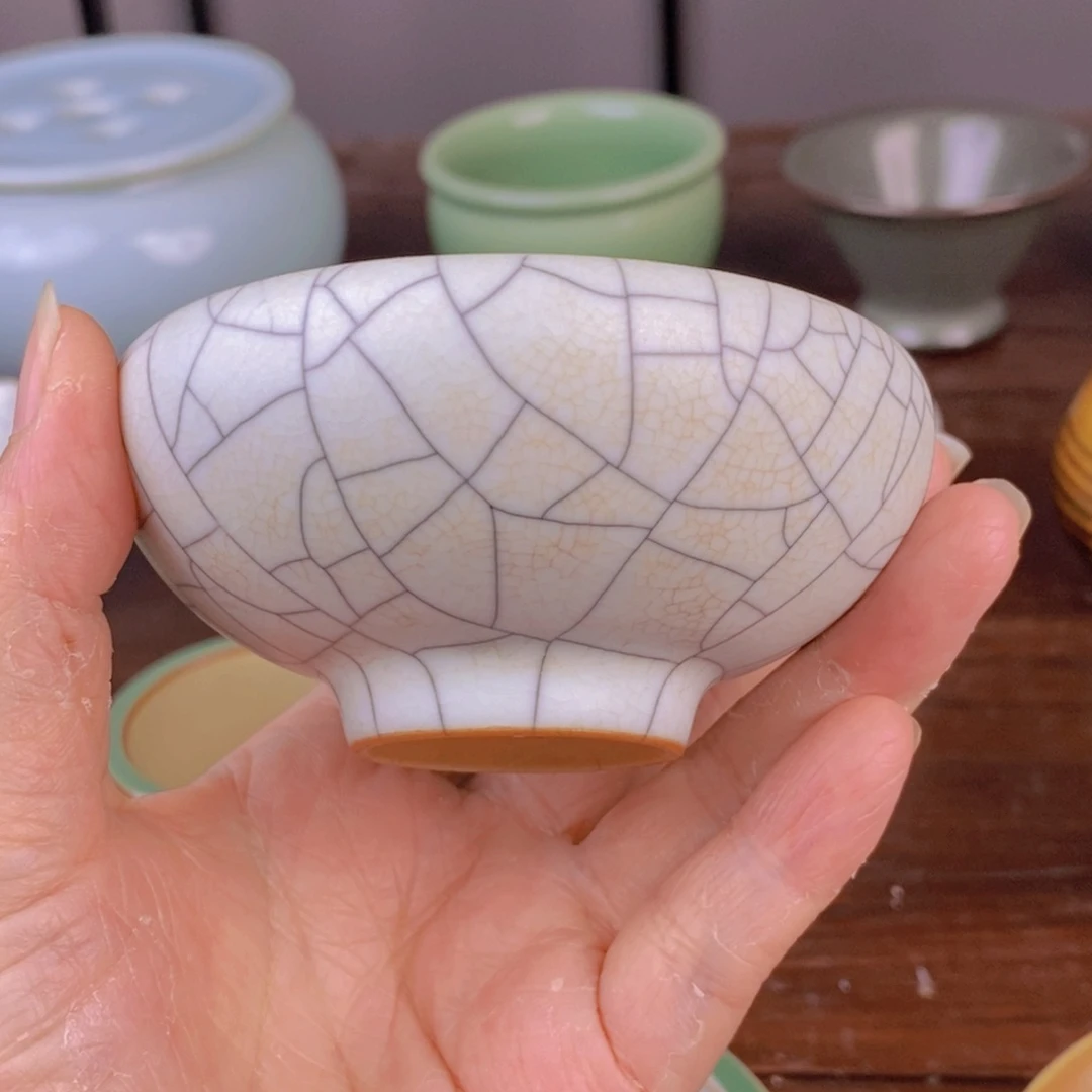 朱砂胎月白传世哥窑 金丝铁线 芒口杯