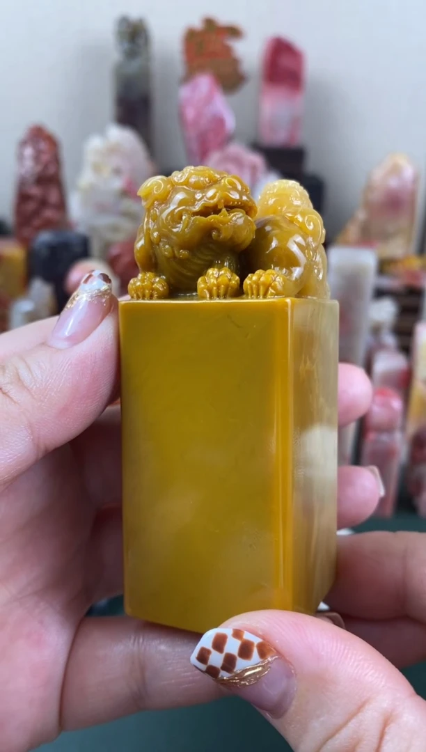 【闪购商品】巴林石巴林石福黄山黄手工雕钮