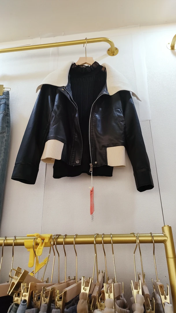 皮衣外套女短款2023春秋新时尚拼接撞色洋气年轻款机车服皮夹克