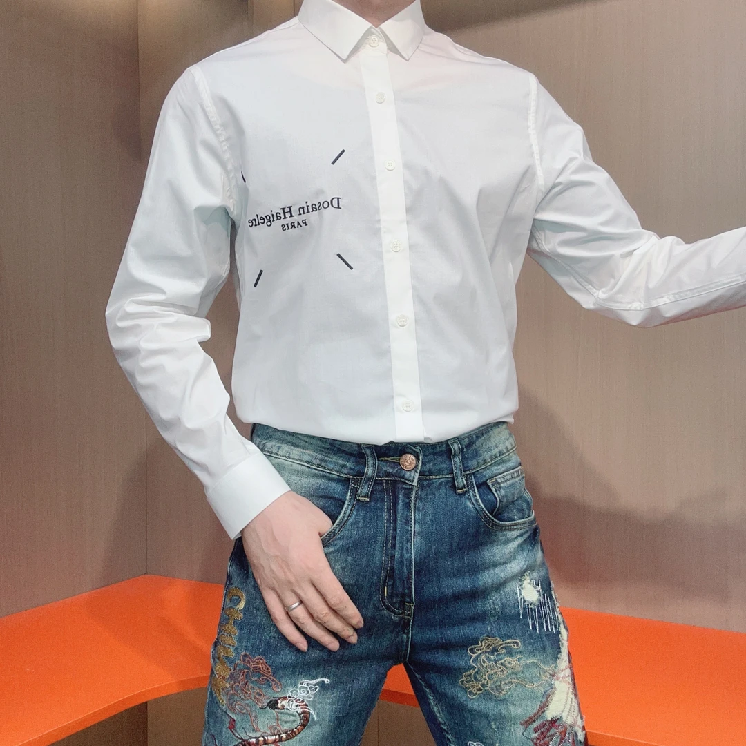 字母刺绣简约百搭衬衫男秋冬新款男士修身帅气百搭轻奢长袖衬衣男