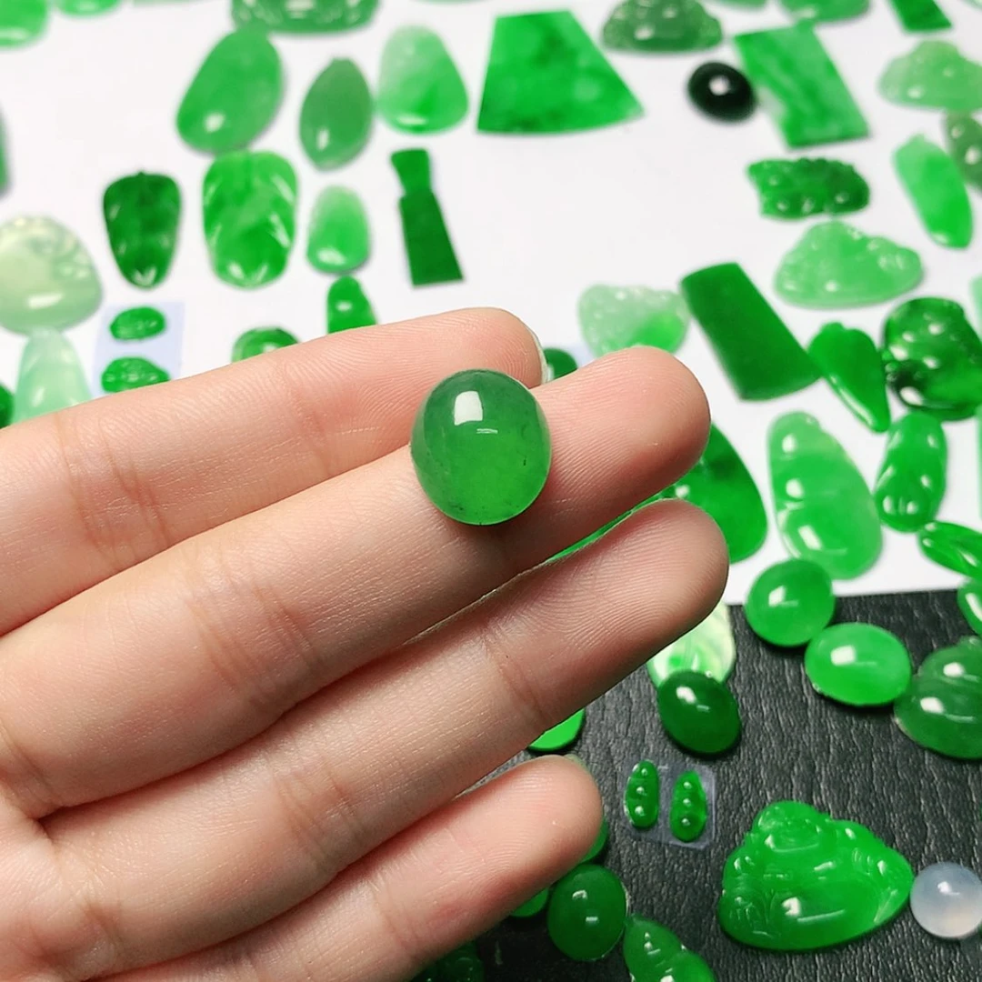 【闪购商品】翡翠颈饰未镶嵌现*翡翠