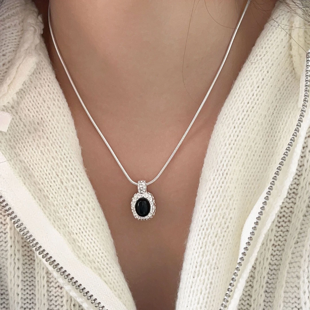 坠链均925银 S925纯银熔岩椭圆形黑色项链女冷淡风蛇骨链颈链复古