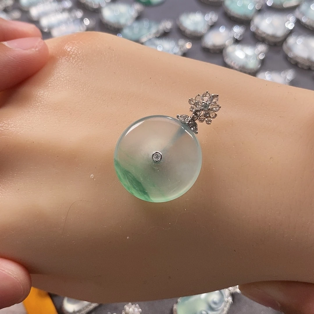 翡翠颈饰18K金镶嵌啊啊啊啊啊