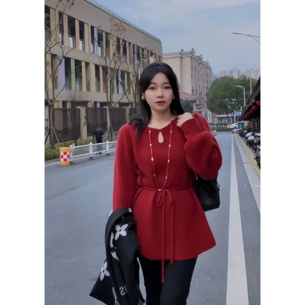 套头长袖宽松系腰带浣熊绒时尚毛衣显瘦红色针织设计感秋季气质