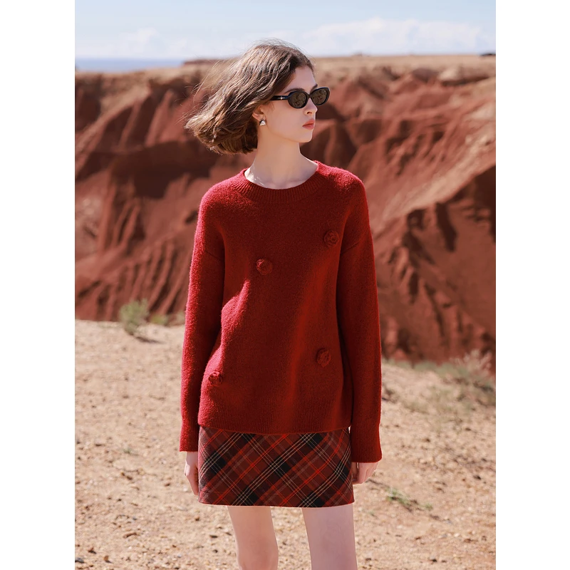 三彩ibudu2024冬季新款复古立体手工花朵针织衫圆领毛衣慵懒女